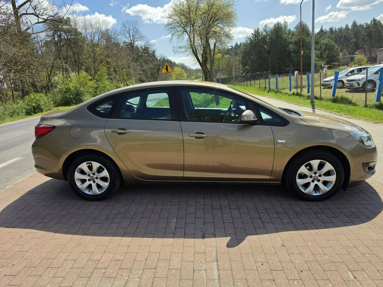 Opel Astra - Zdjęcie 8