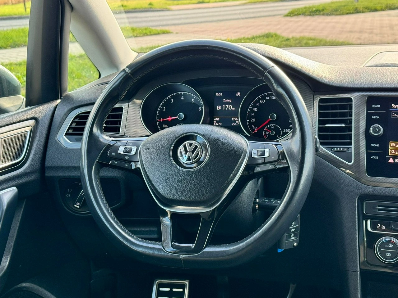 Volkswagen Golf Sportsvan - Zdjęcie 19