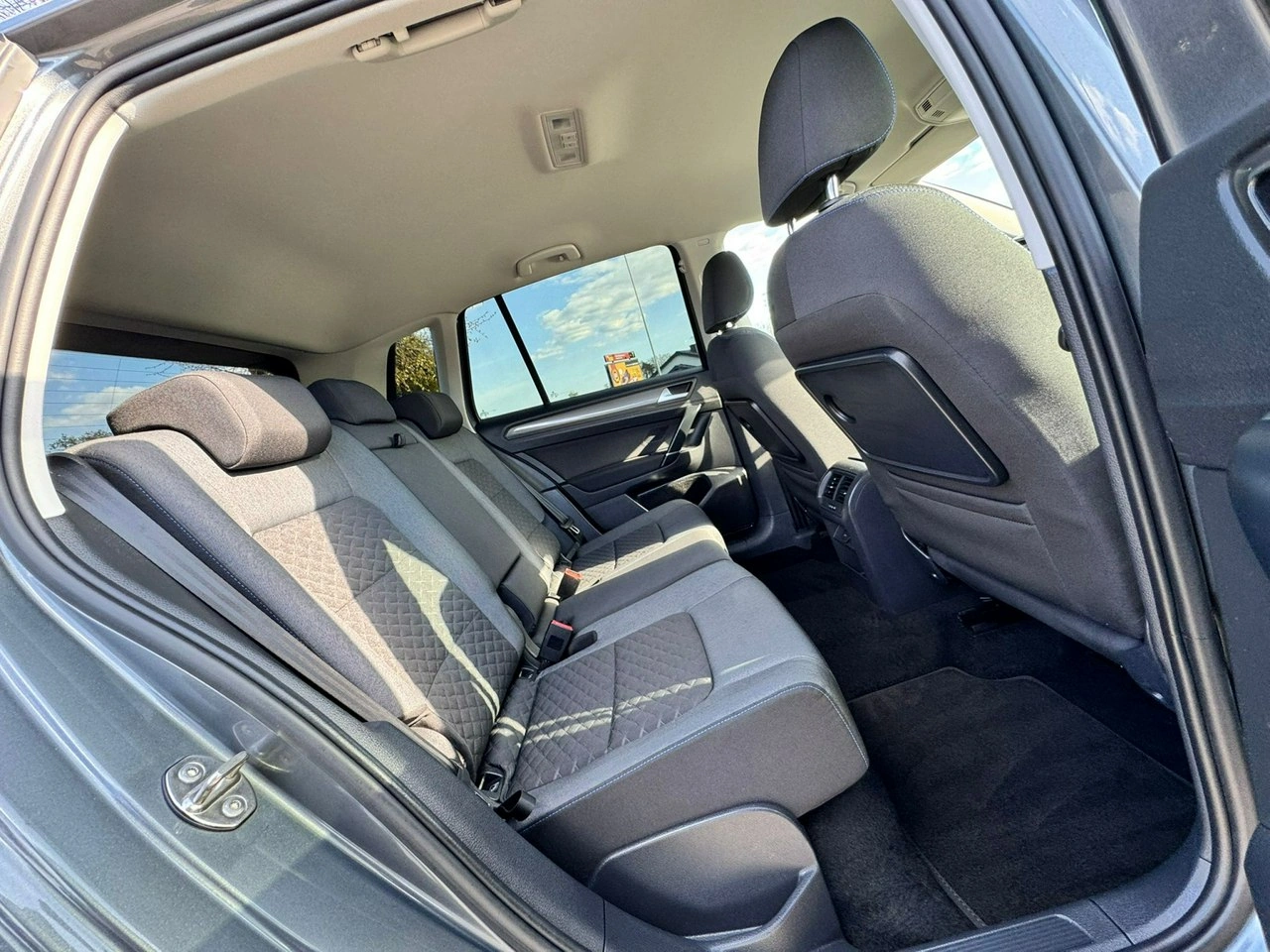 Volkswagen Golf Sportsvan - Zdjęcie 24