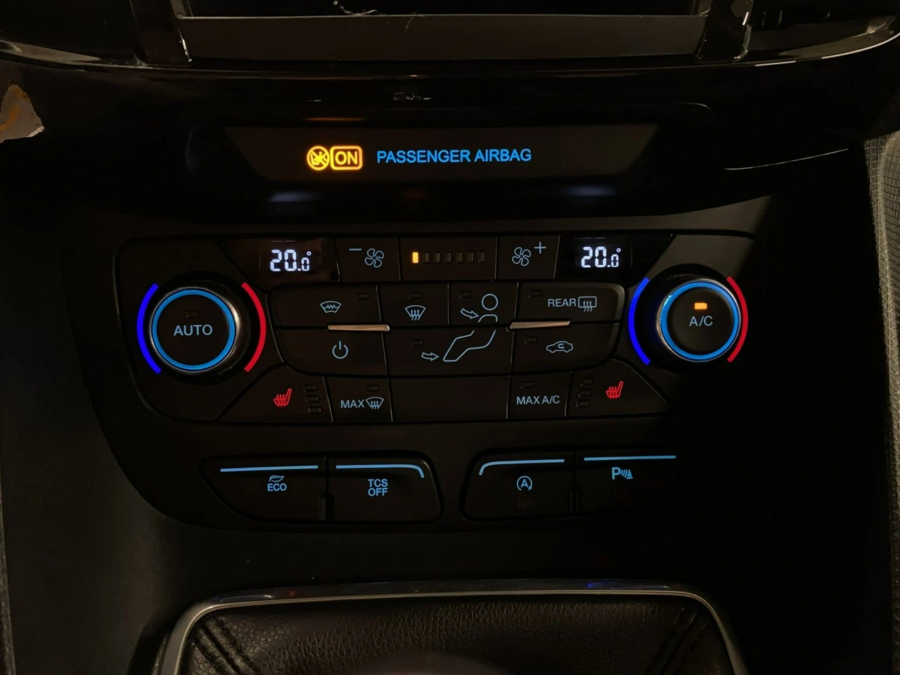 Ford Tourneo Connect - Zdjęcie 32