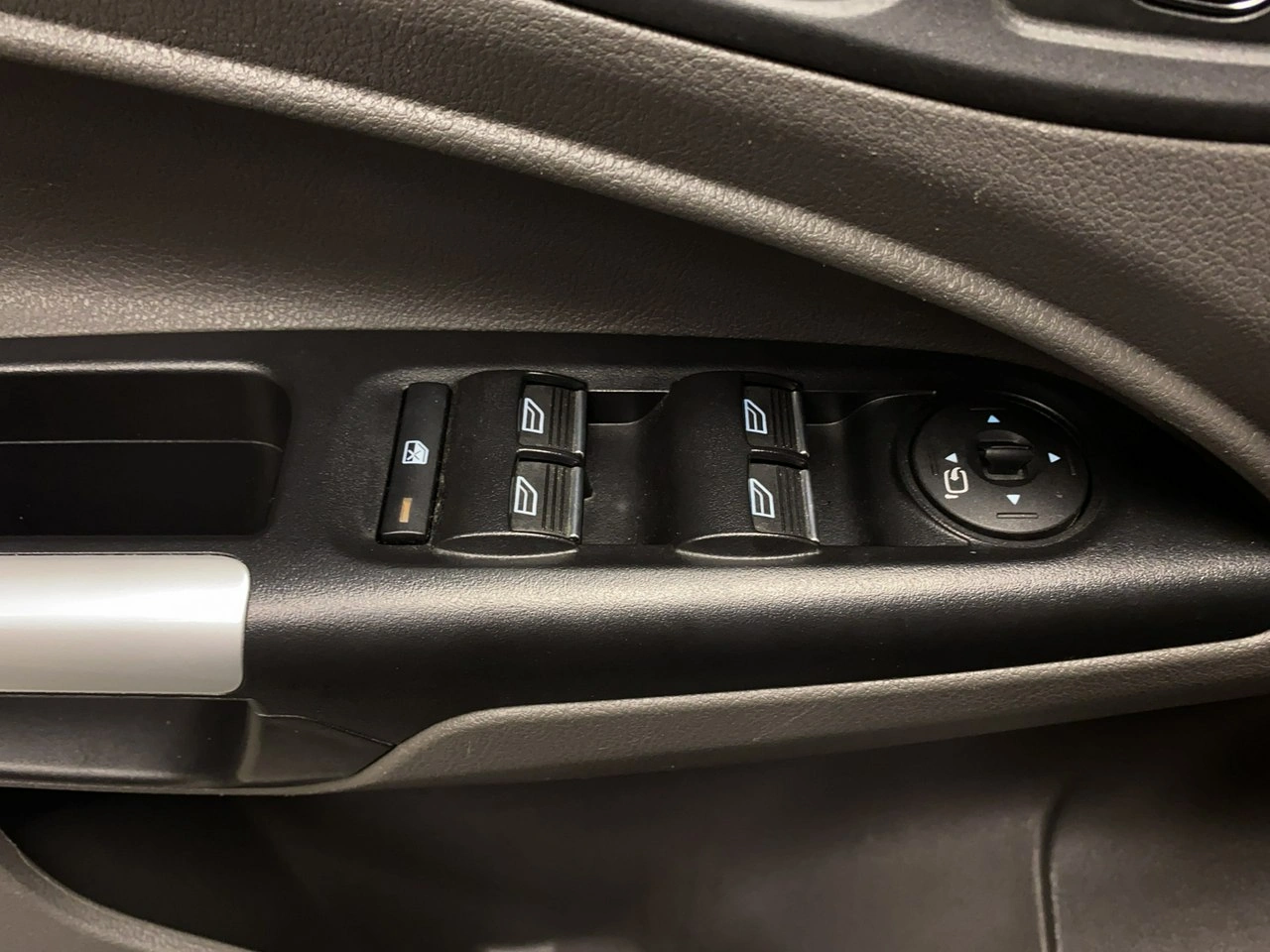 Ford Tourneo Connect - Zdjęcie 37