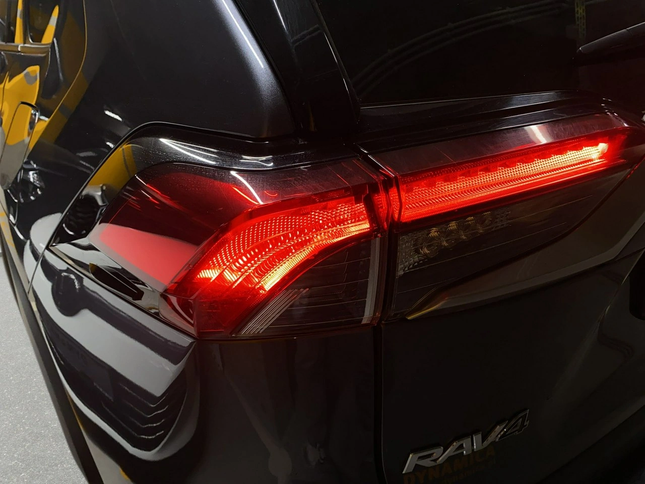 Toyota RAV-4 - Zdjęcie 10