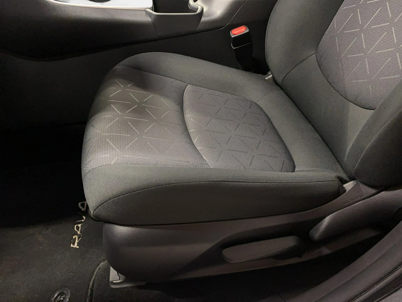 Toyota RAV-4 - Zdjęcie 12