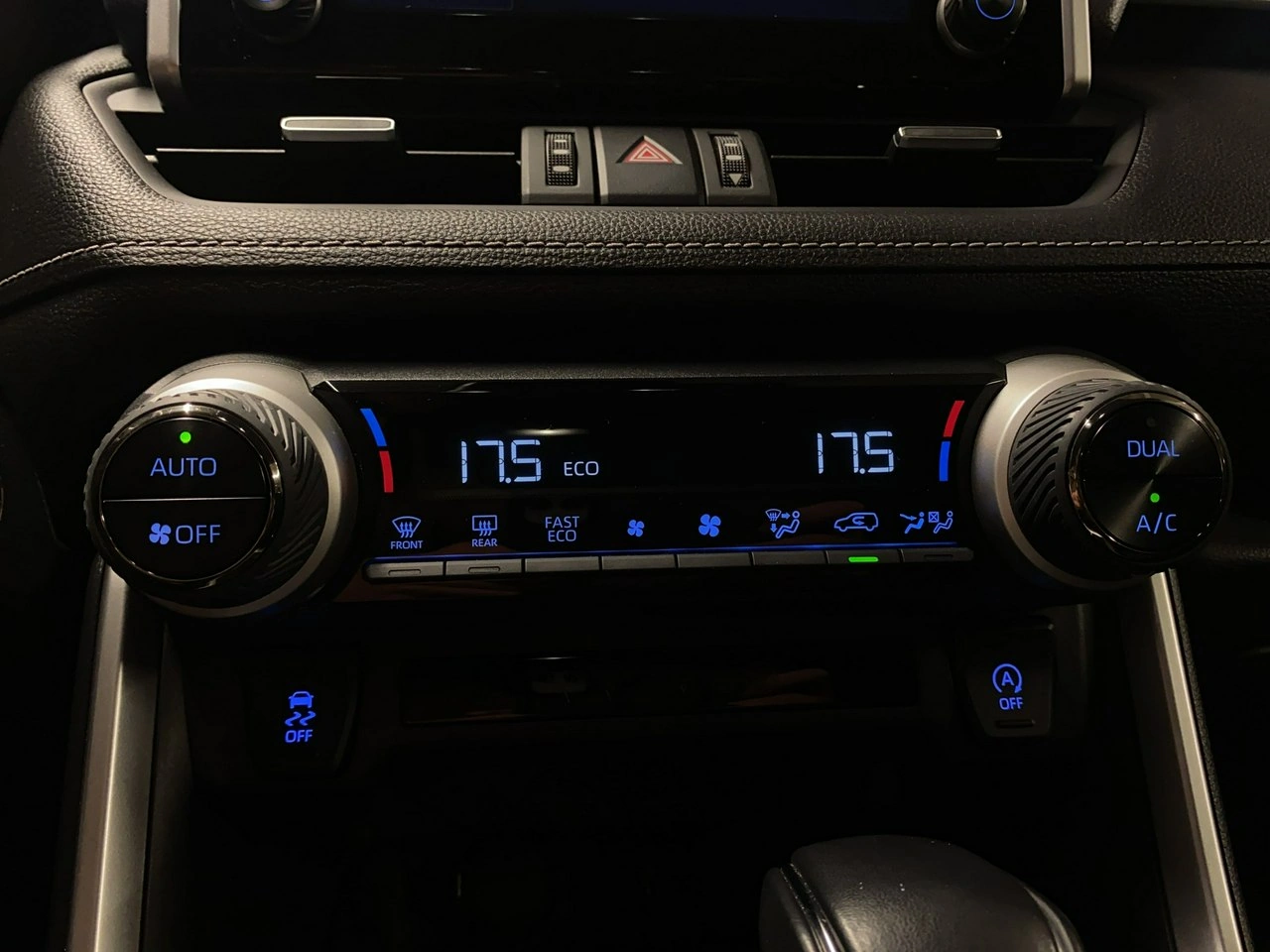 Toyota RAV-4 - Zdjęcie 30