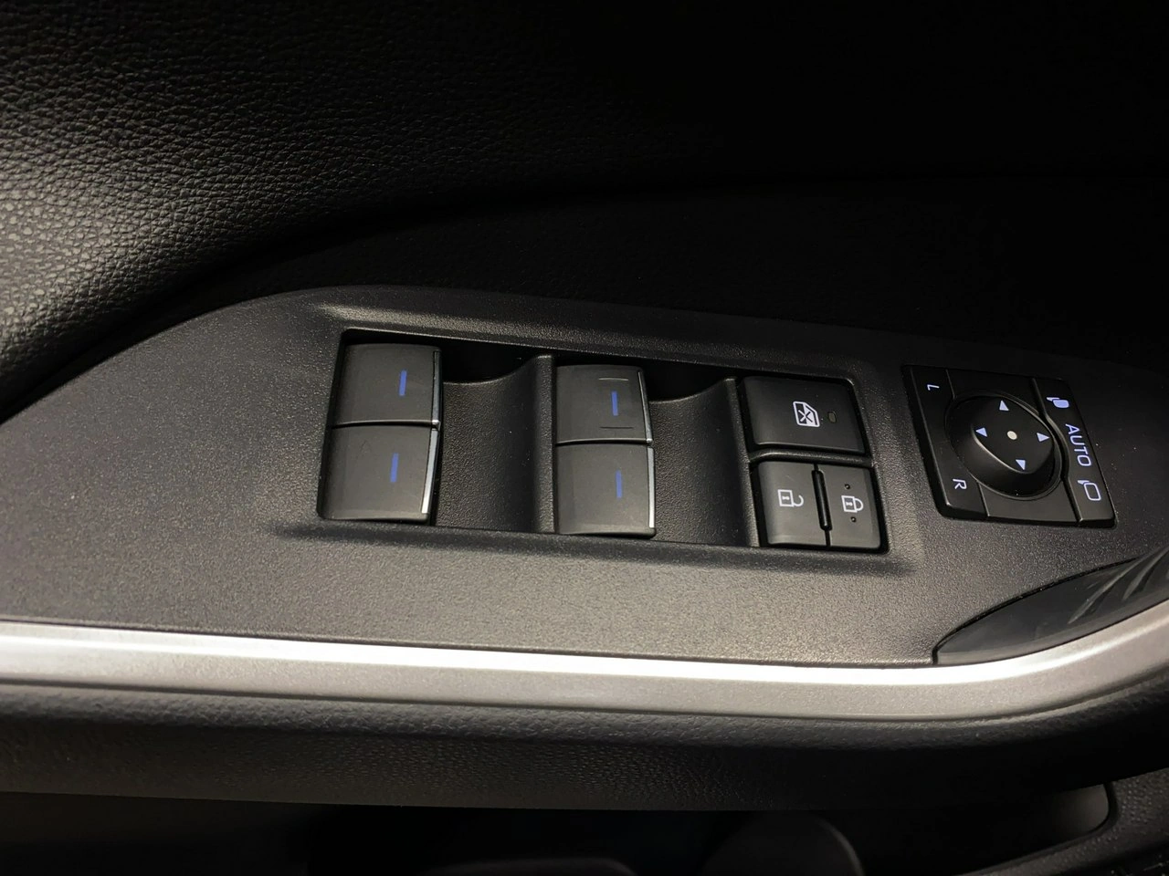 Toyota RAV-4 - Zdjęcie 34