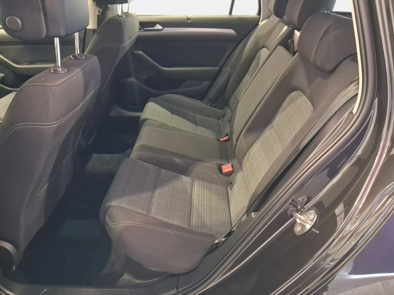 Volkswagen Passat Variant - Zdjęcie 9