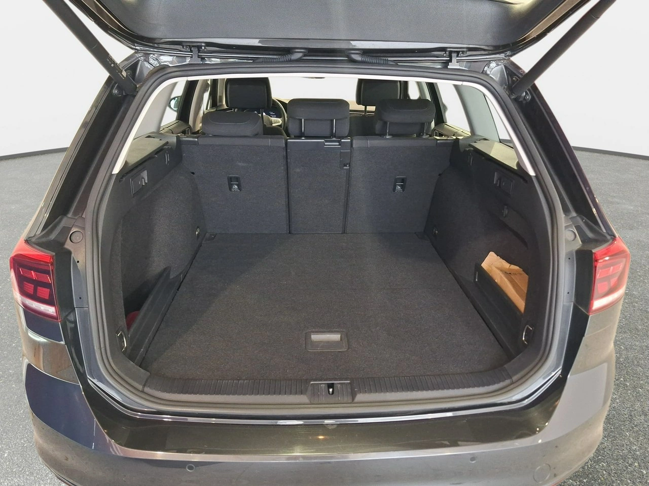 Volkswagen Passat Variant - Zdjęcie 10