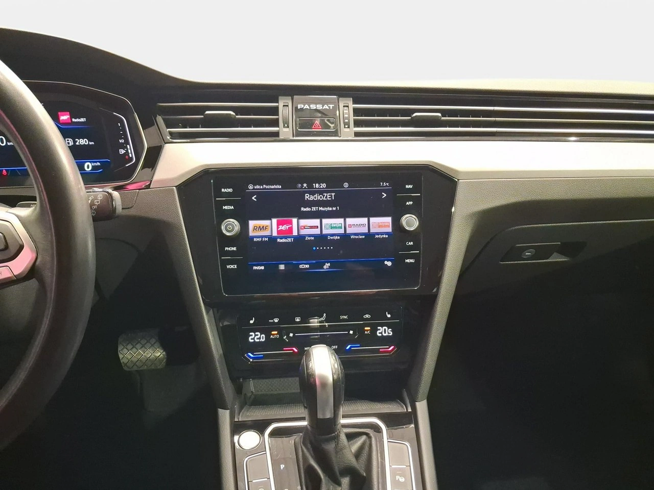 Volkswagen Passat Variant - Zdjęcie 17