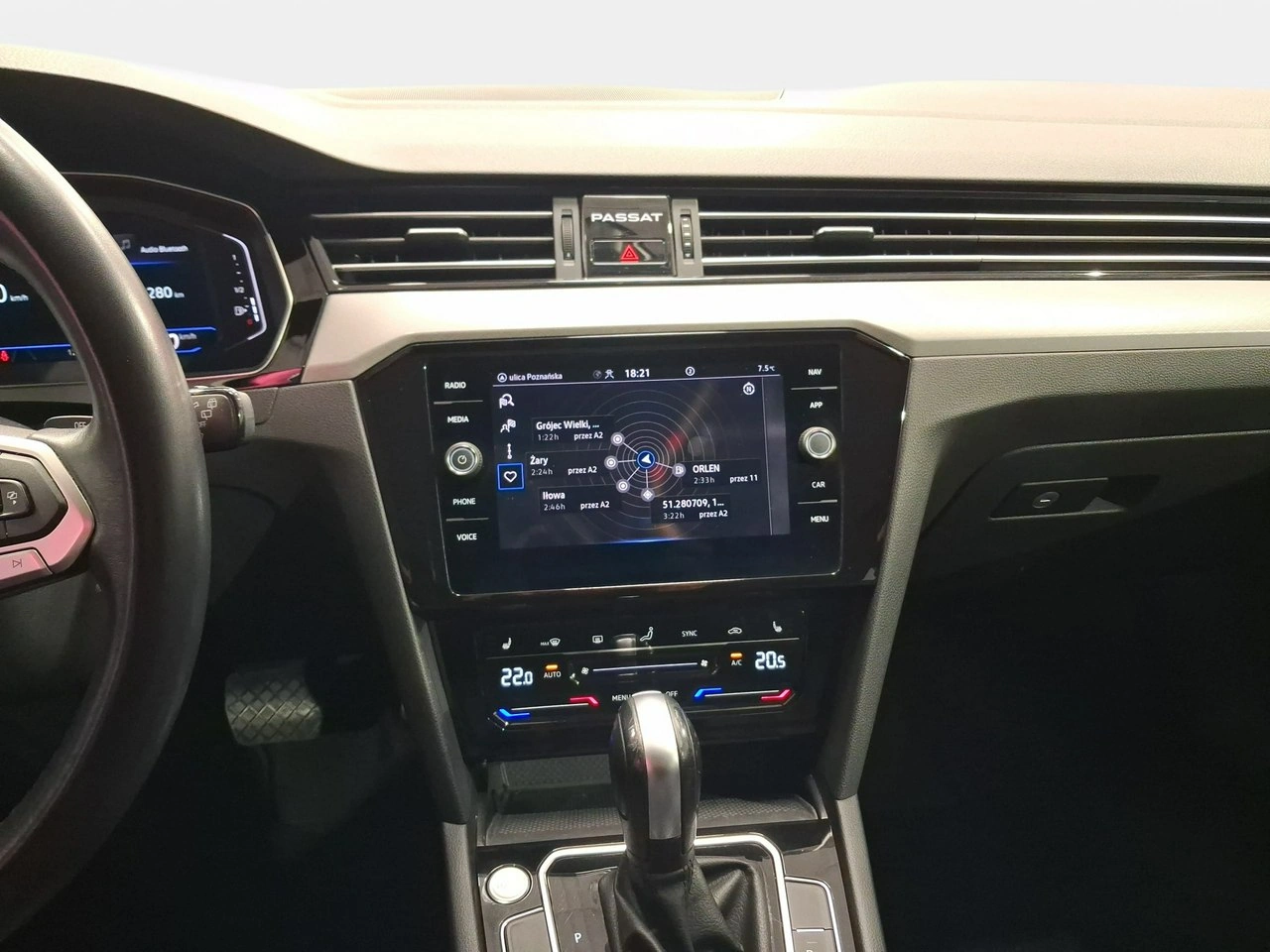 Volkswagen Passat Variant - Zdjęcie 18