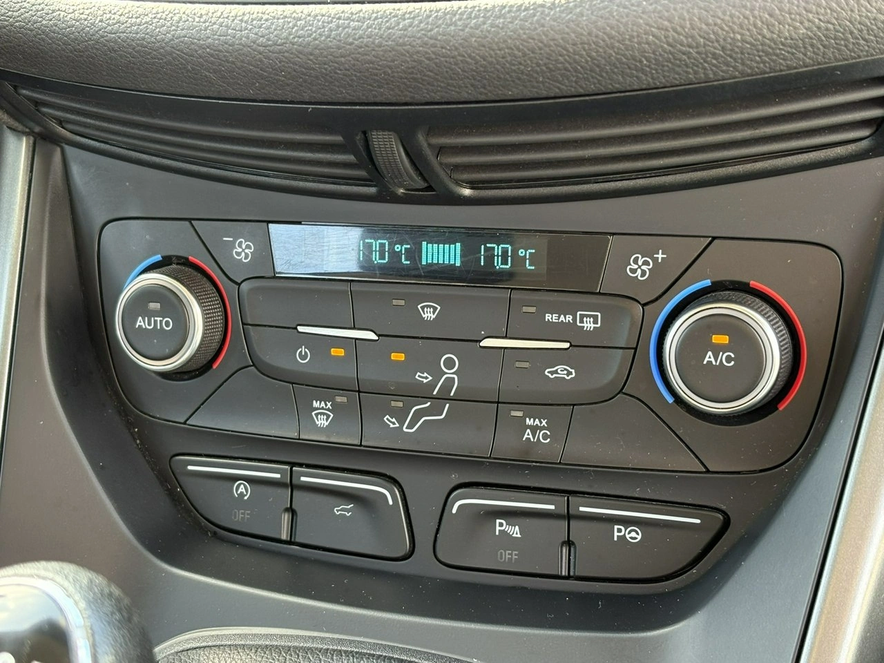 Ford Kuga - Zdjęcie 17