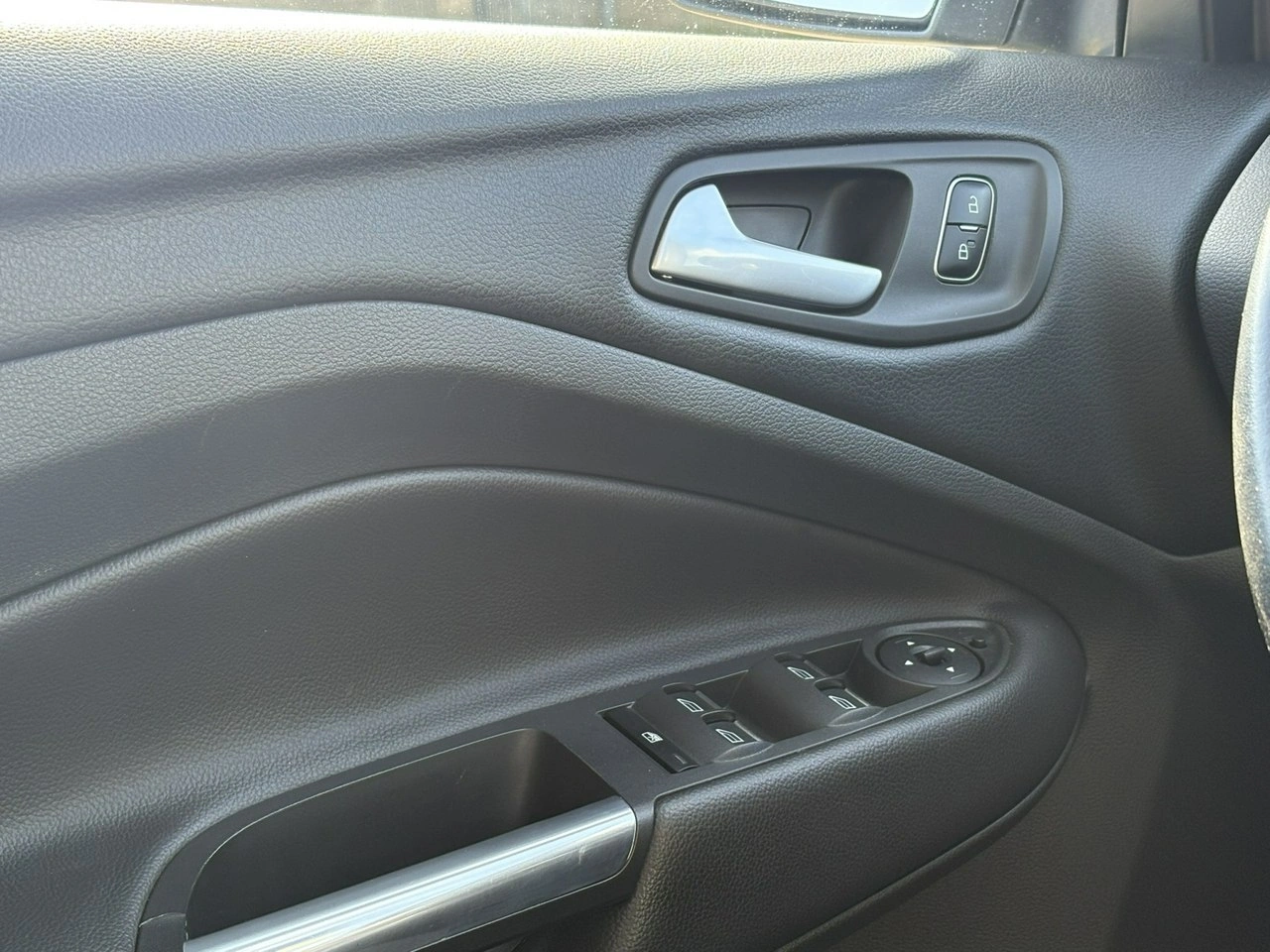 Ford Kuga - Zdjęcie 19