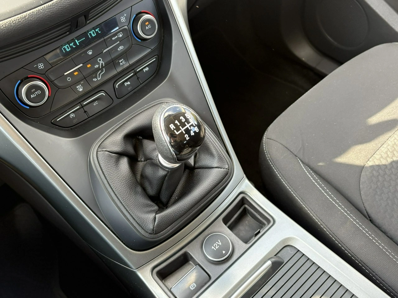 Ford Kuga - Zdjęcie 26