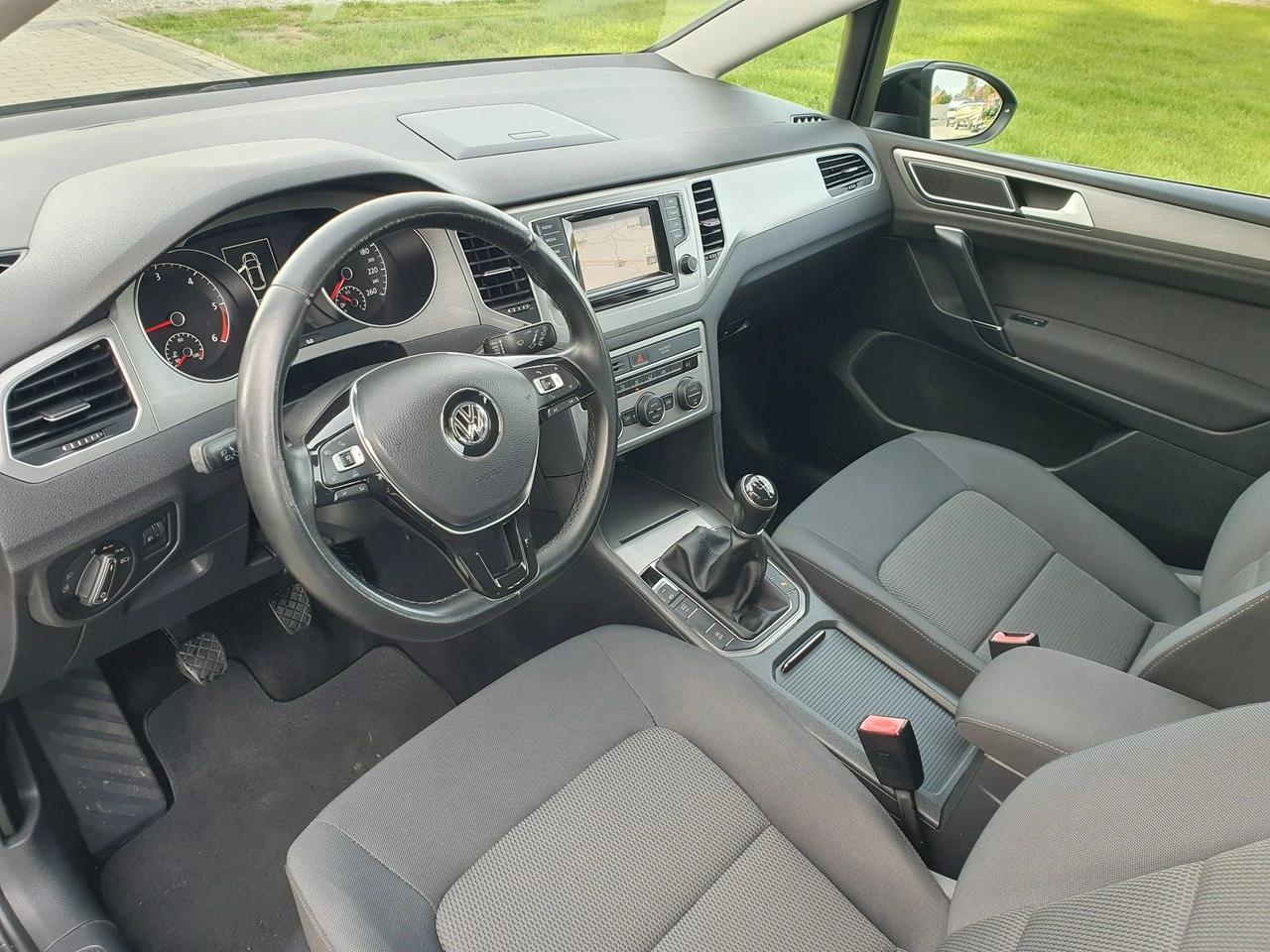 Volkswagen Golf Sportsvan - Zdjęcie 15