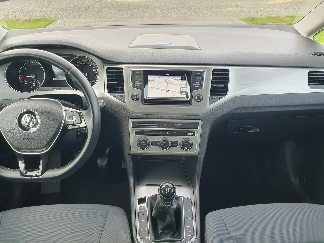 Volkswagen Golf Sportsvan - Zdjęcie 28