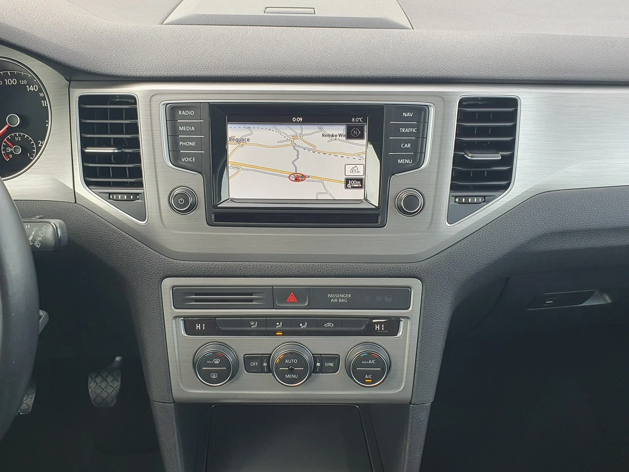 Volkswagen Golf Sportsvan - Zdjęcie 29