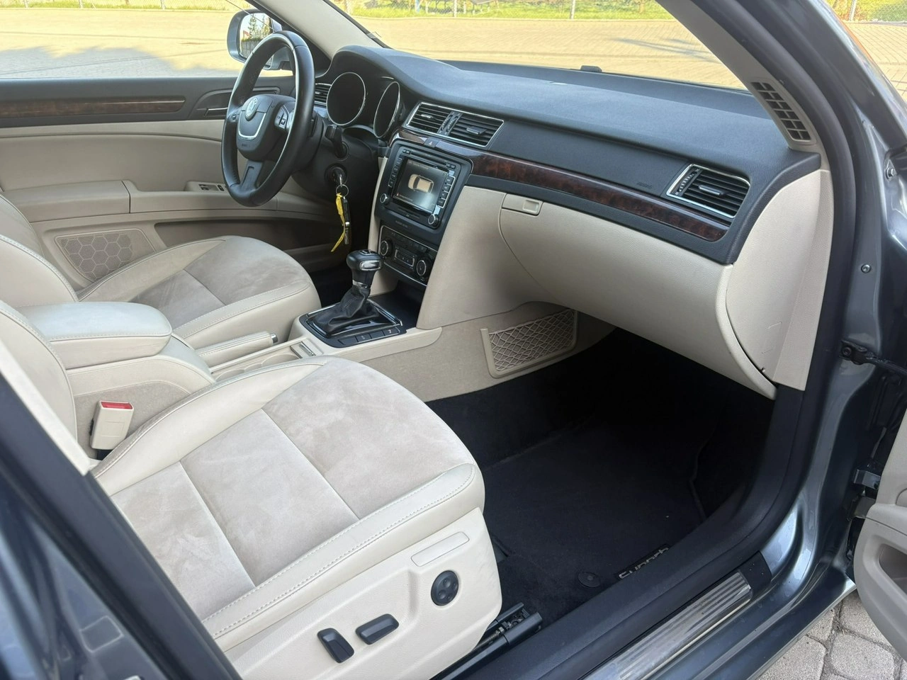 Skoda Superb - Zdjęcie 14