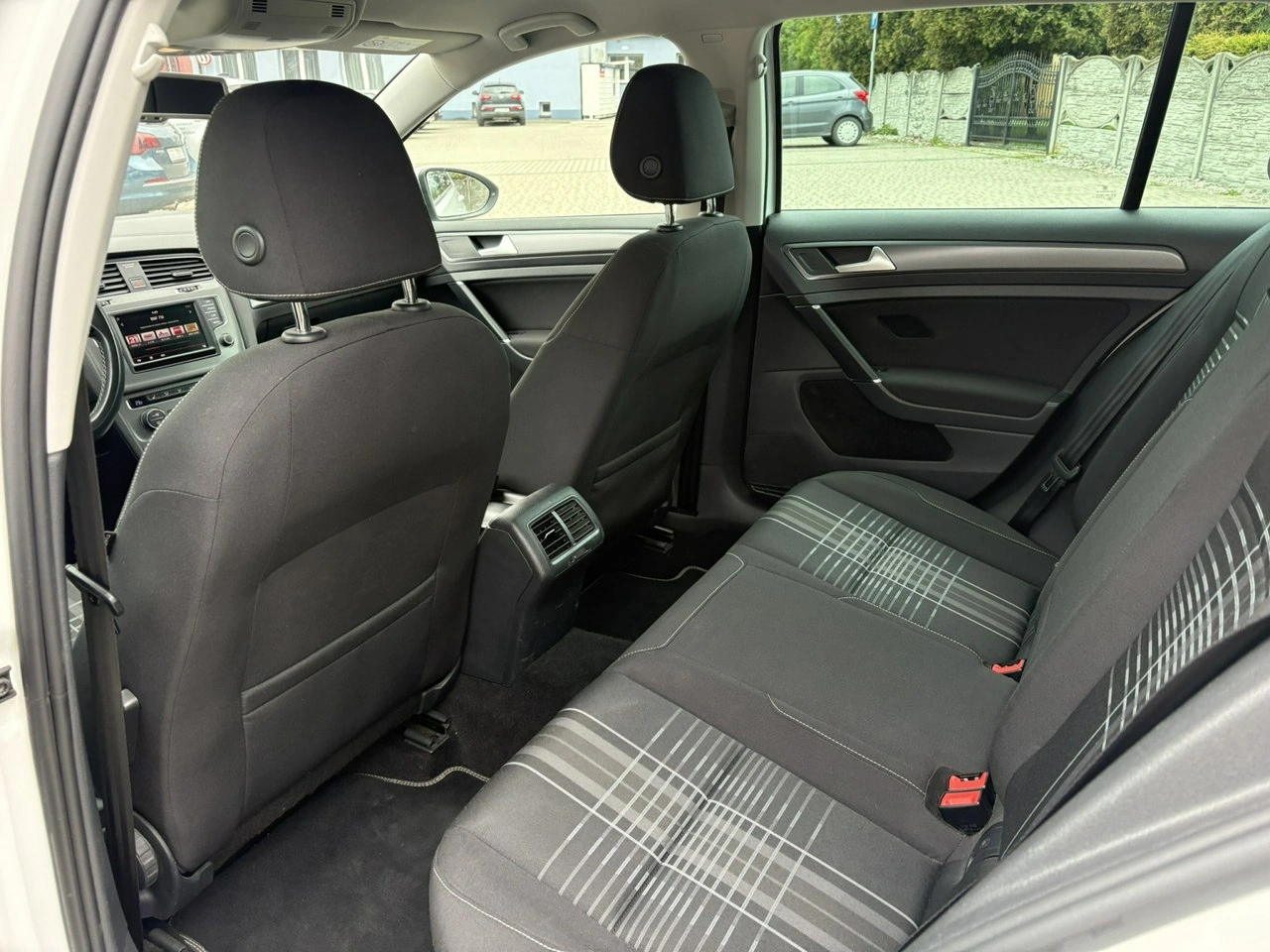 Volkswagen Golf - Zdjęcie 9