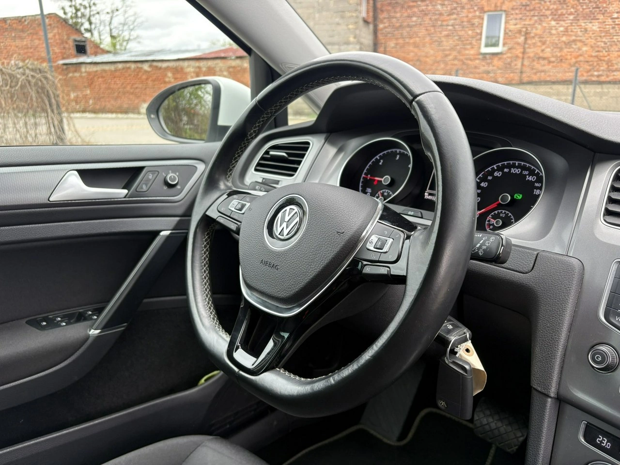 Volkswagen Golf - Zdjęcie 13