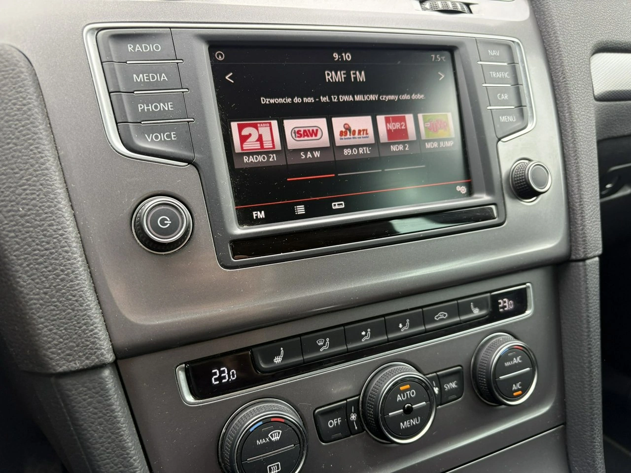 Volkswagen Golf - Zdjęcie 18