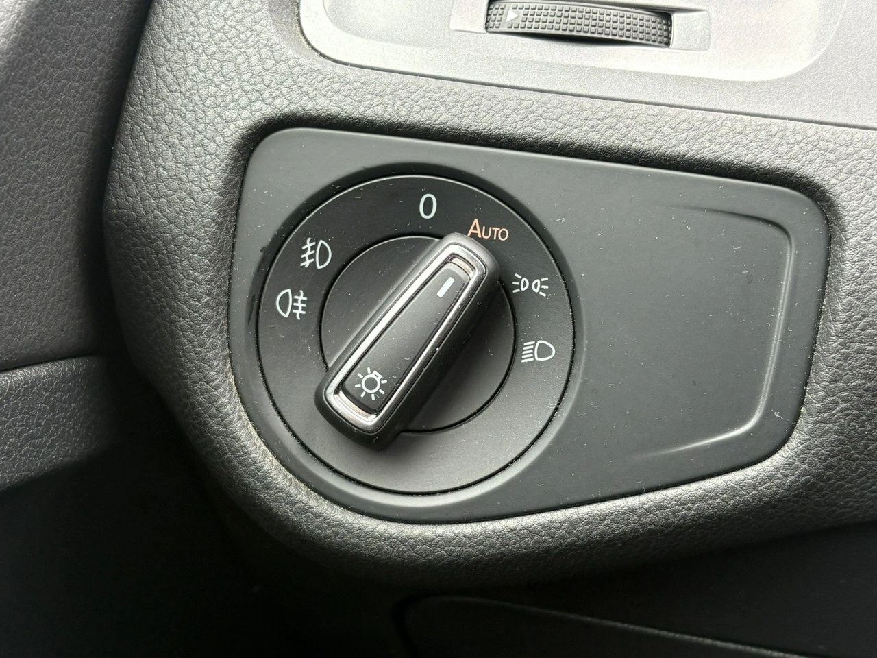 Volkswagen Golf - Zdjęcie 24