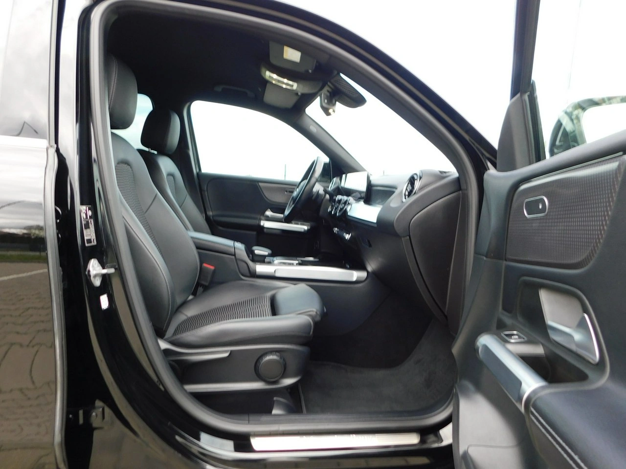Mercedes GLB - Zdjęcie 9