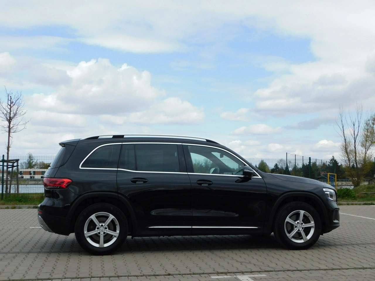 Mercedes GLB - Zdjęcie 3