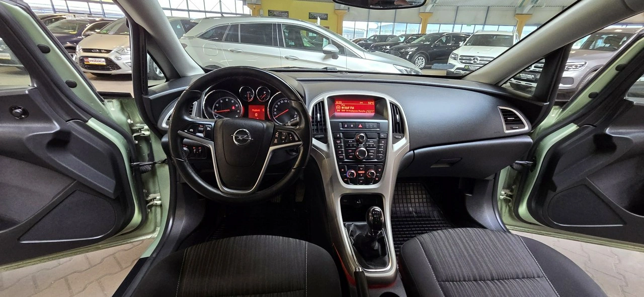 Opel Astra - Zdjęcie 9