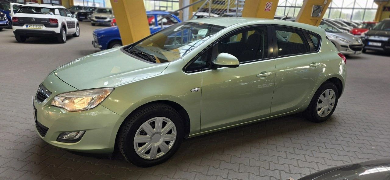 Opel Astra - Zdjęcie 2