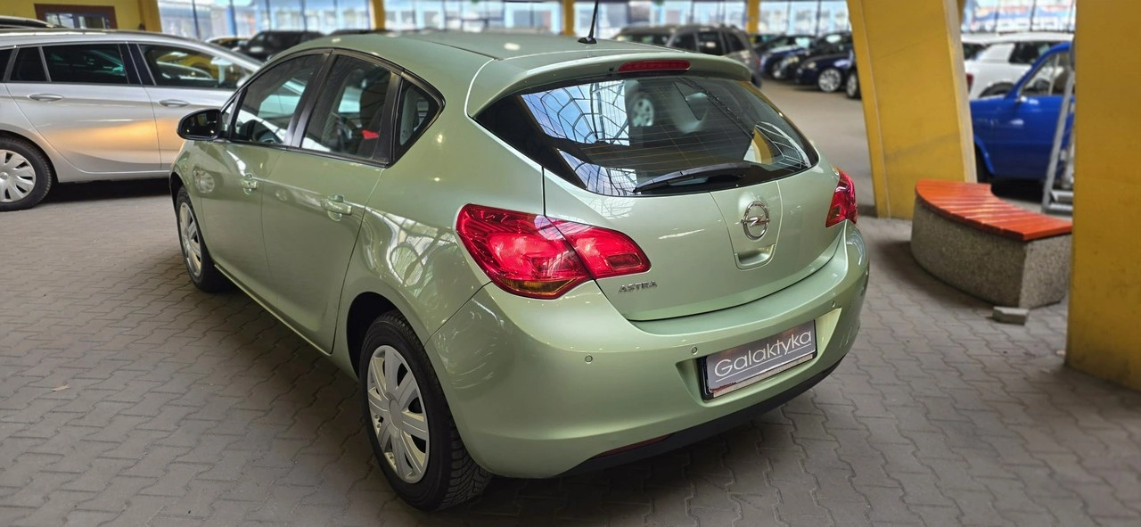 Opel Astra - Zdjęcie 4