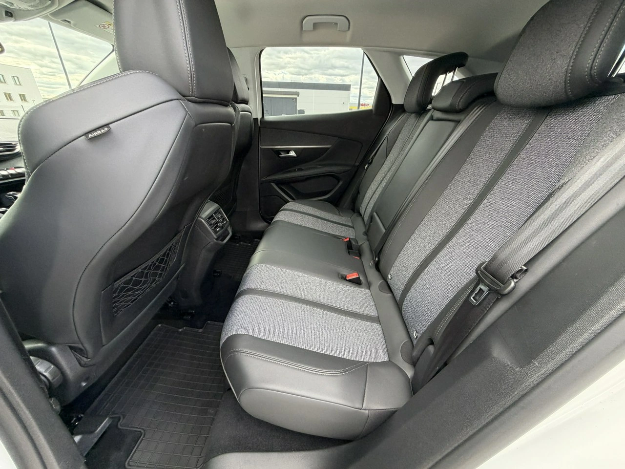 Peugeot 3008 - Zdjęcie 29