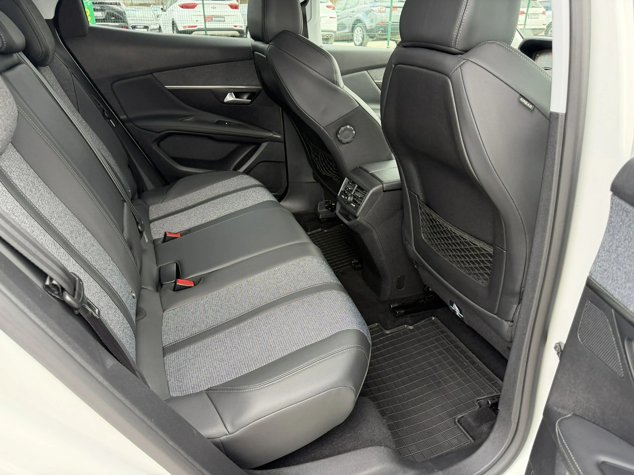 Peugeot 3008 - Zdjęcie 30