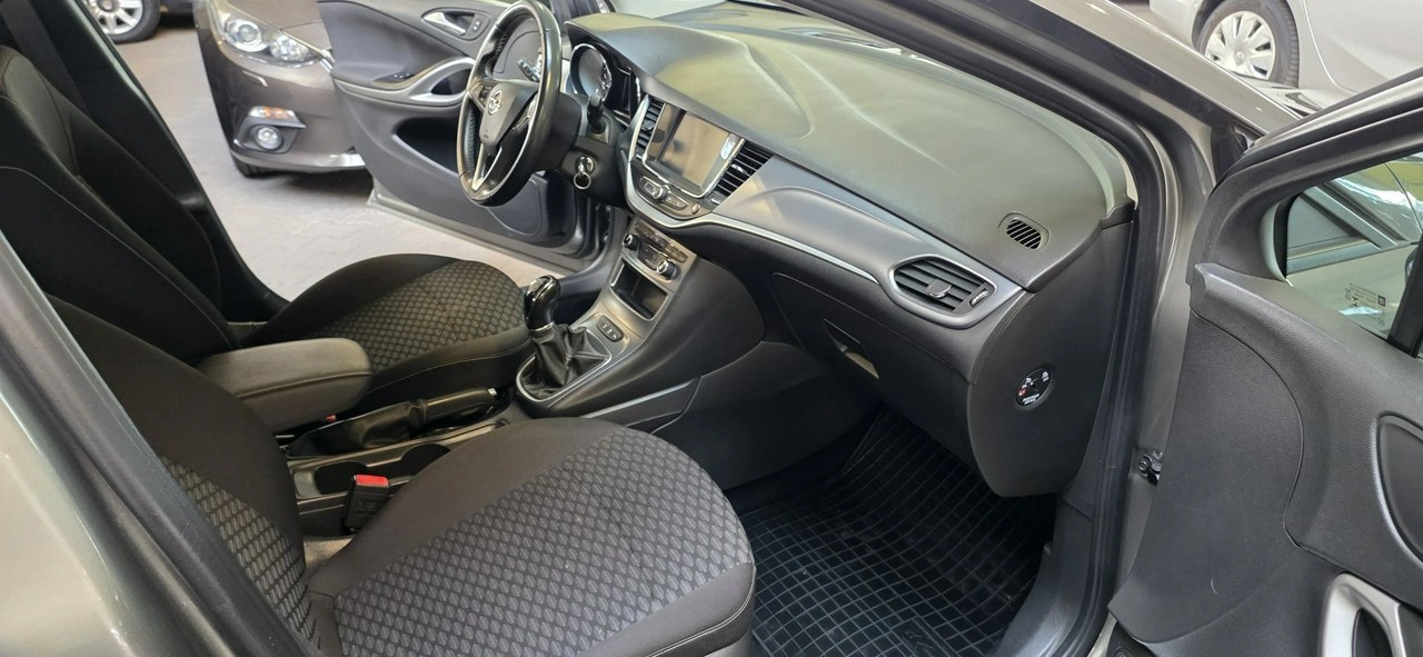 Opel Astra - Zdjęcie 14
