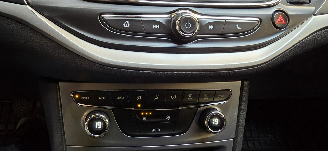 Opel Astra - Zdjęcie 21