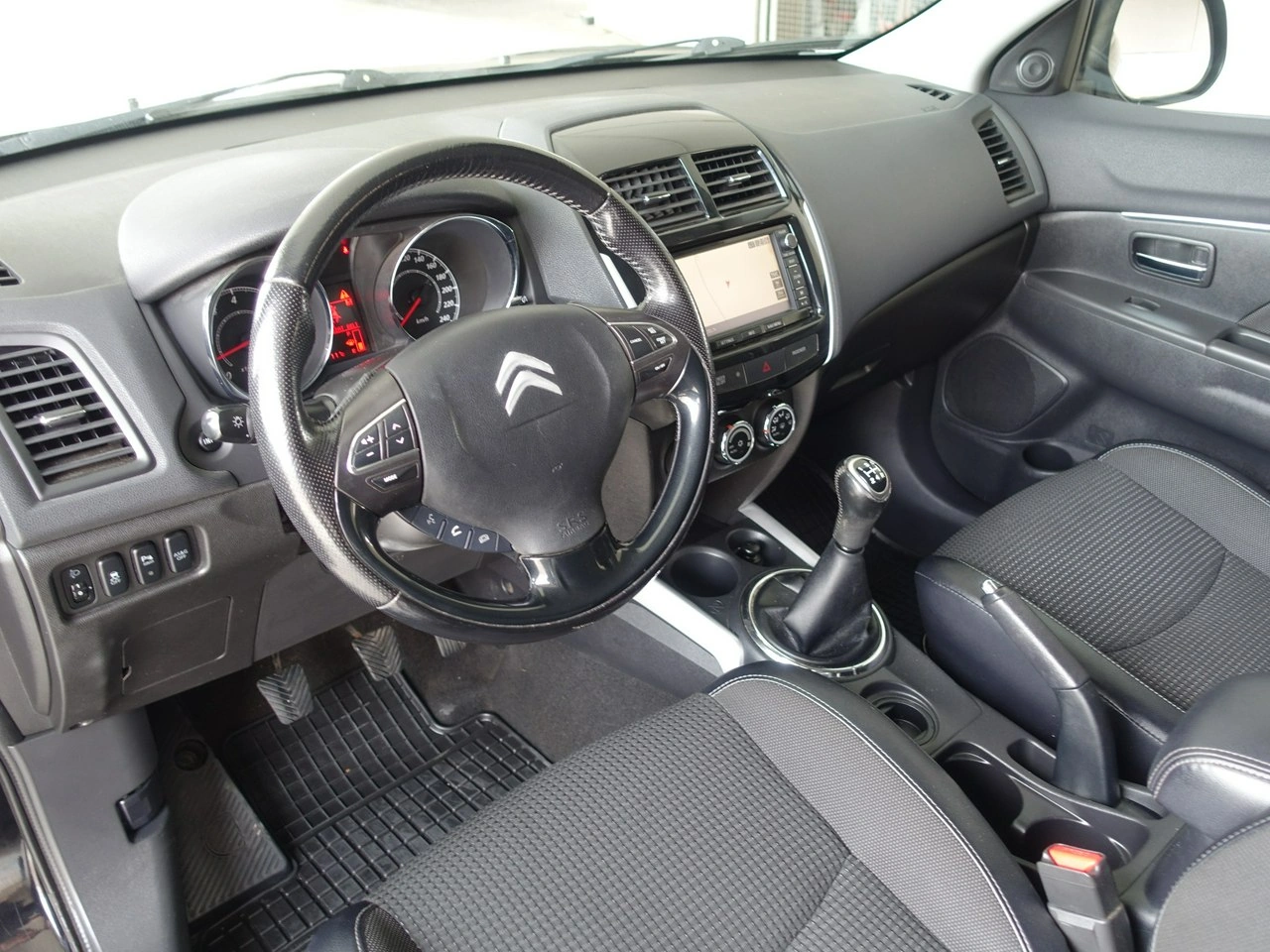 Citroën C4 Aircross - Zdjęcie 11