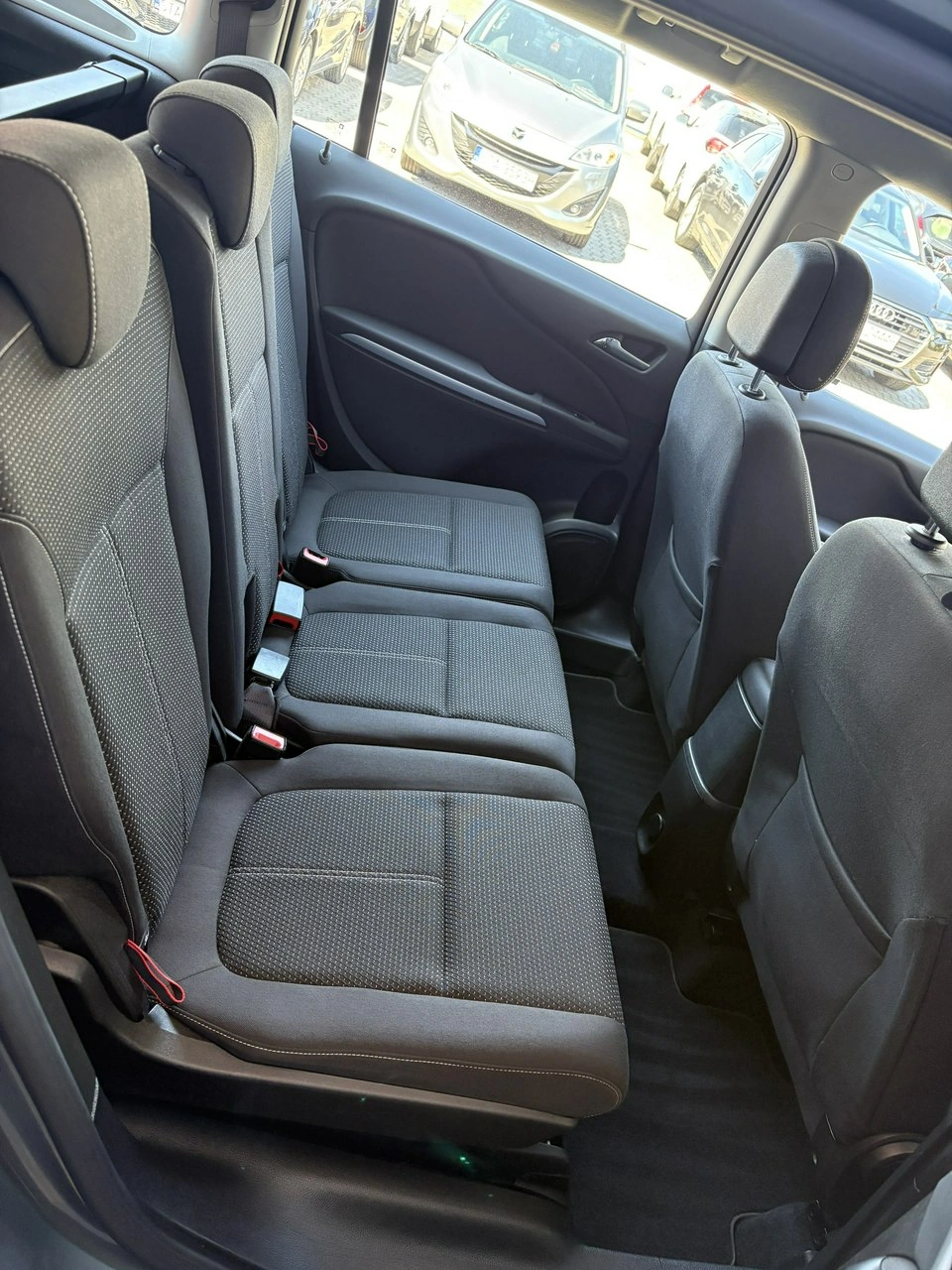 Opel Zafira - Zdjęcie 14