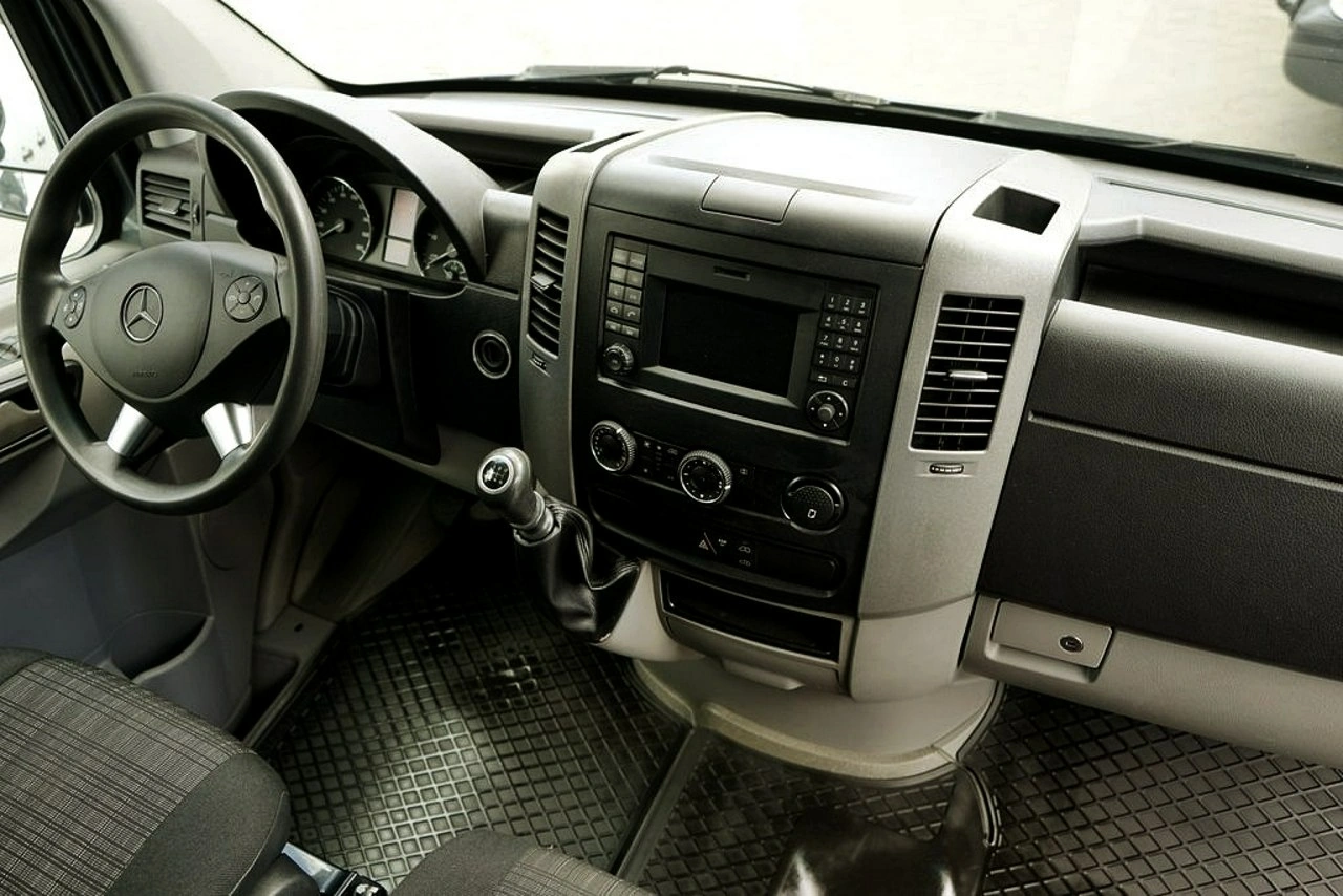 Mercedes Sprinter - Zdjęcie 21