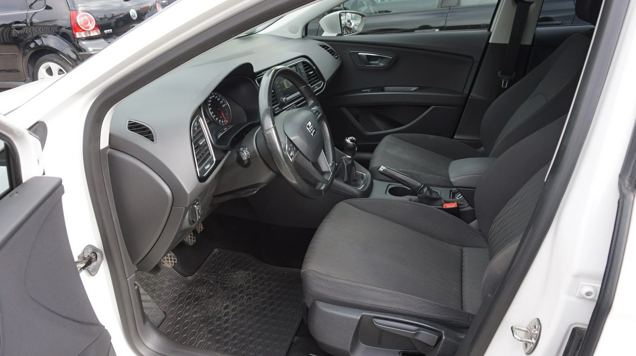Seat Leon - Zdjęcie 10