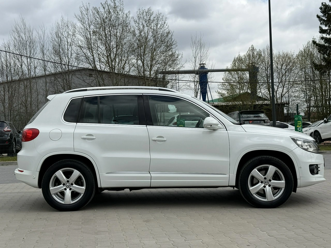 Volkswagen Tiguan - Zdjęcie 12