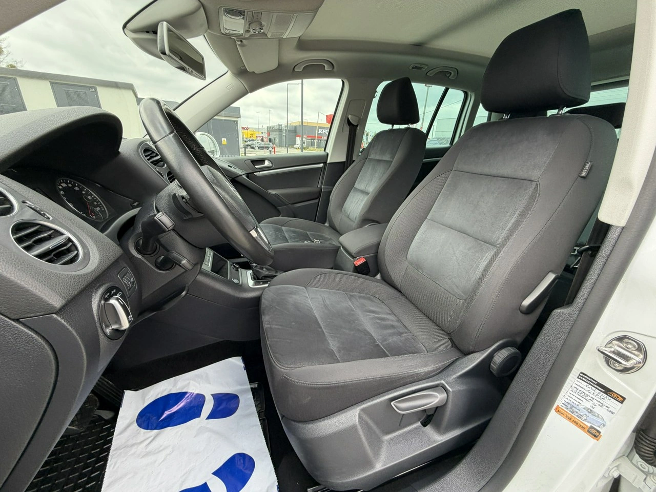 Volkswagen Tiguan - Zdjęcie 18