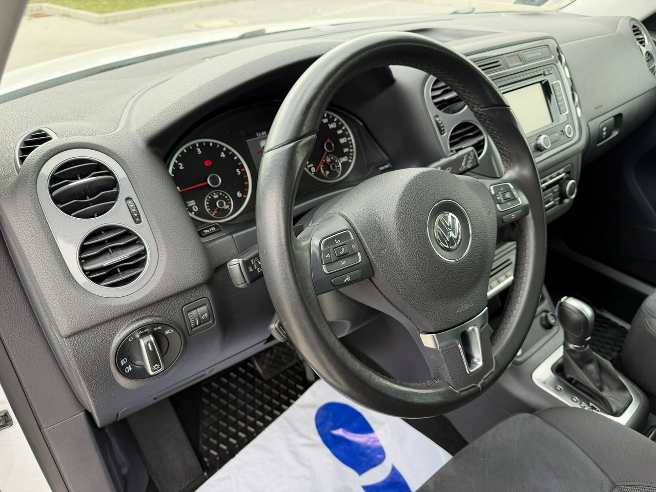 Volkswagen Tiguan - Zdjęcie 21