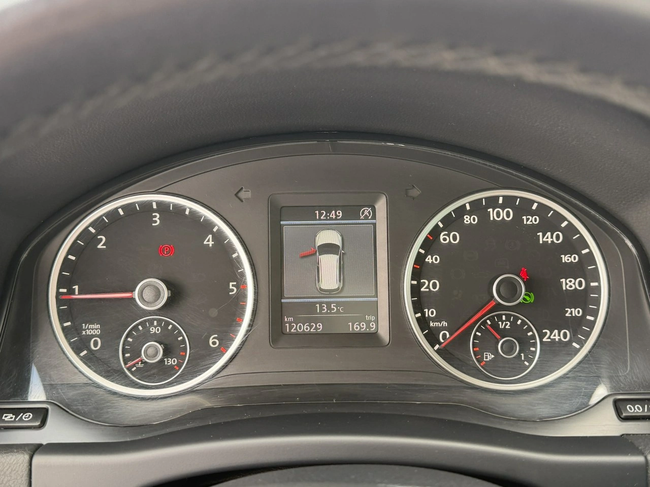 Volkswagen Tiguan - Zdjęcie 30