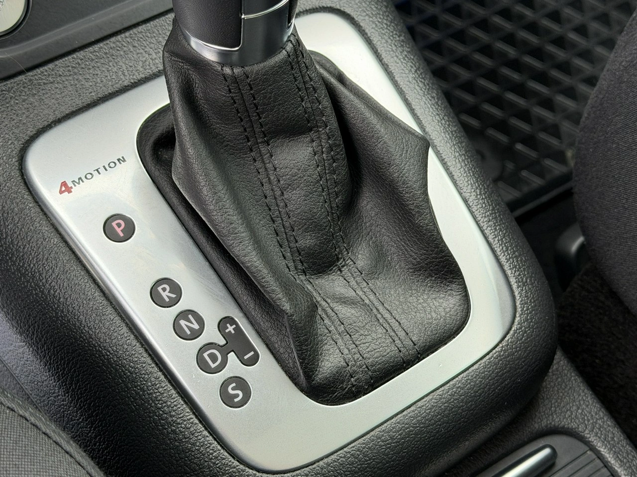 Volkswagen Tiguan - Zdjęcie 28