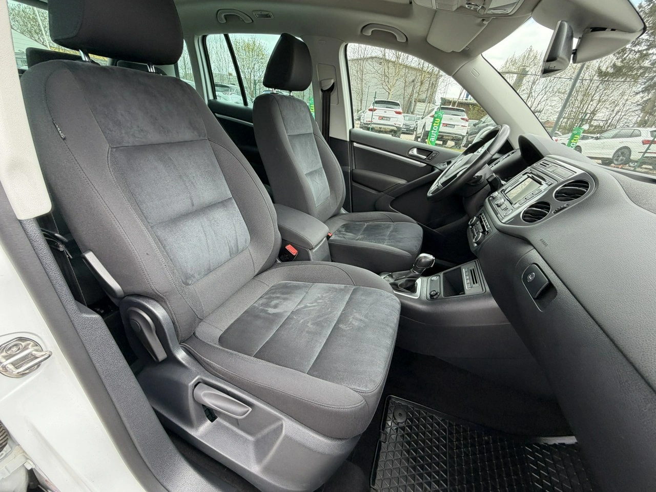 Volkswagen Tiguan - Zdjęcie 35