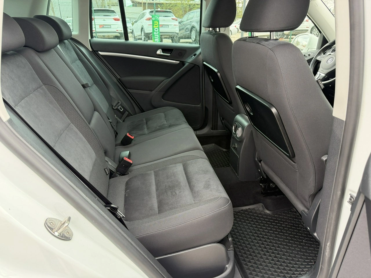 Volkswagen Tiguan - Zdjęcie 32