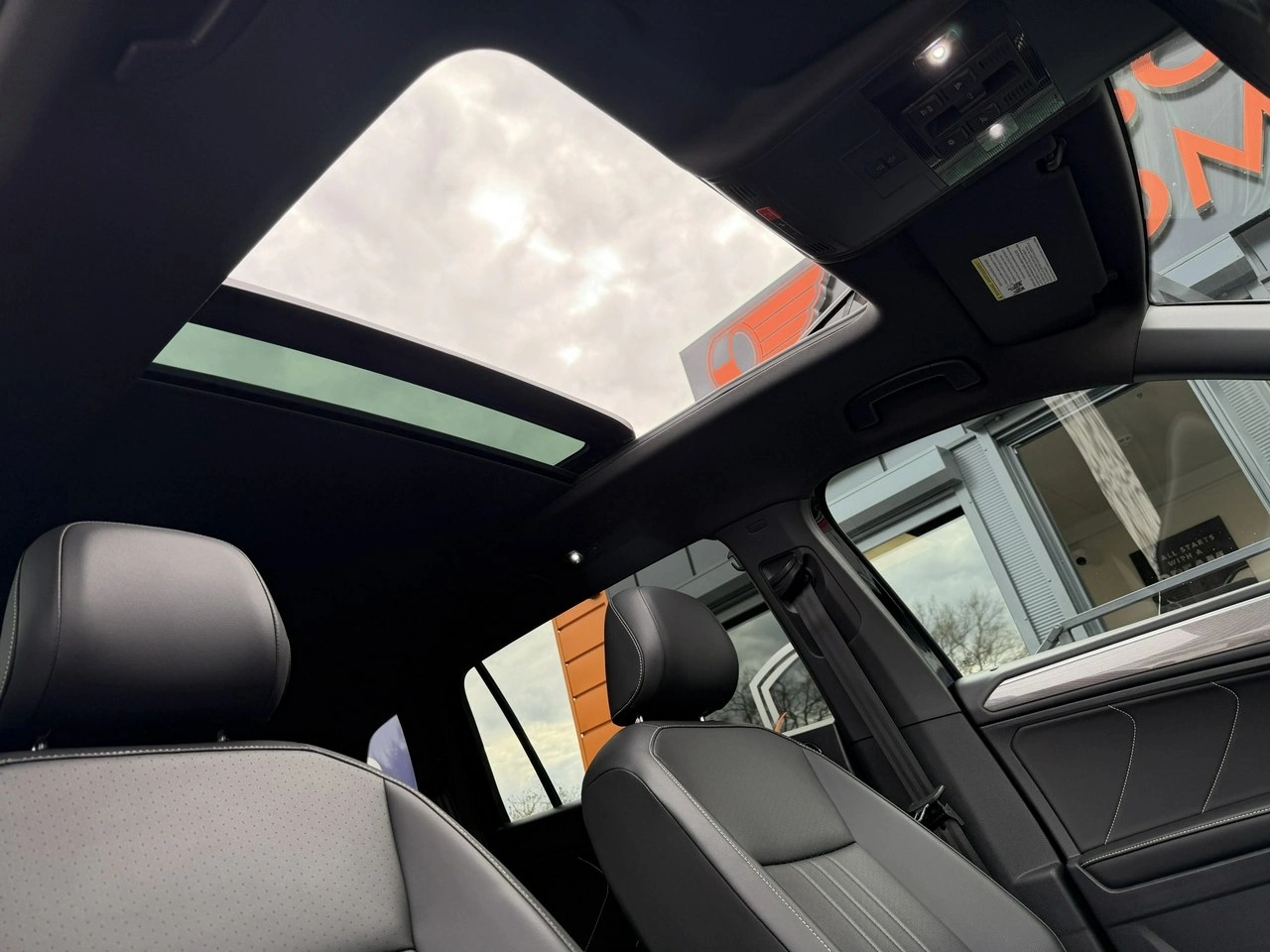 Volkswagen Tiguan Allspace - Zdjęcie 28