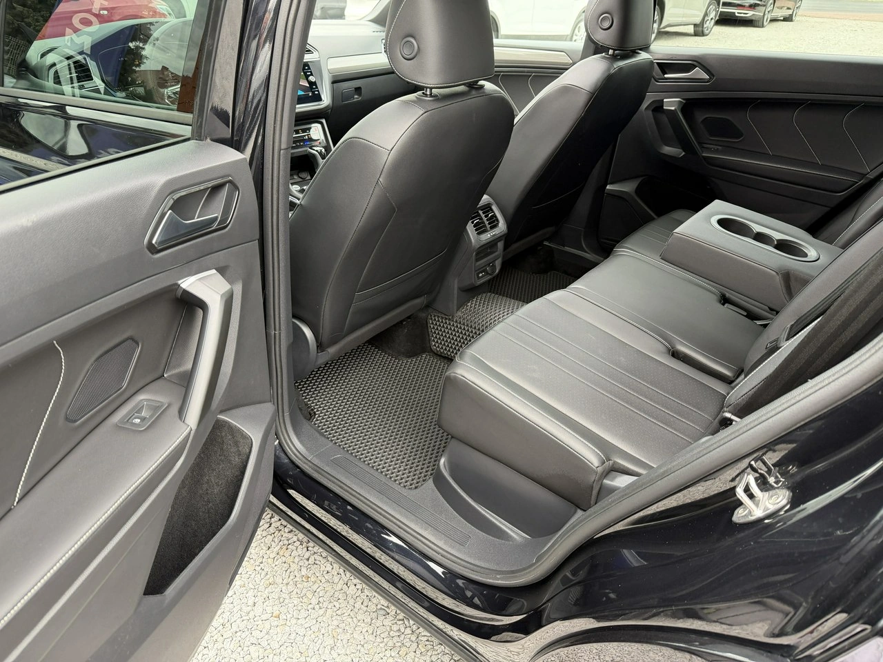 Volkswagen Tiguan Allspace - Zdjęcie 29