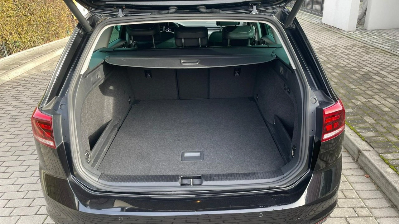 Volkswagen Passat - Zdjęcie 19