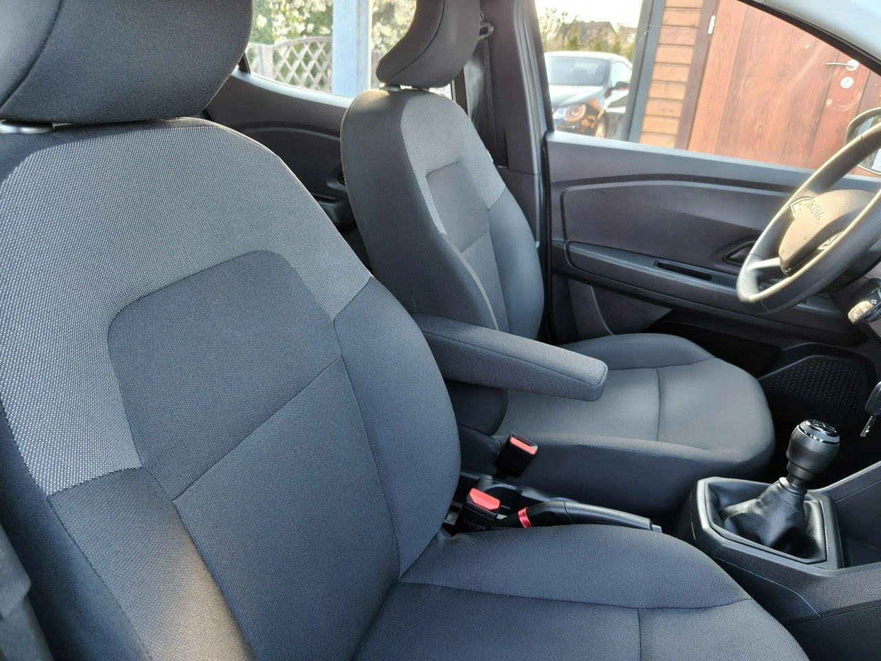 Dacia Sandero - Zdjęcie 18