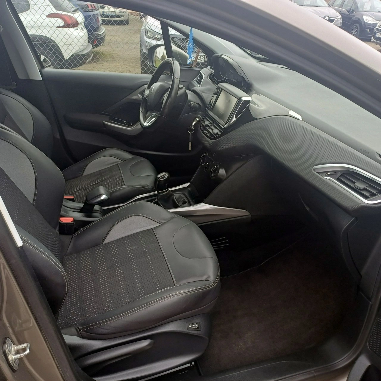 Peugeot 2008 - Zdjęcie 9