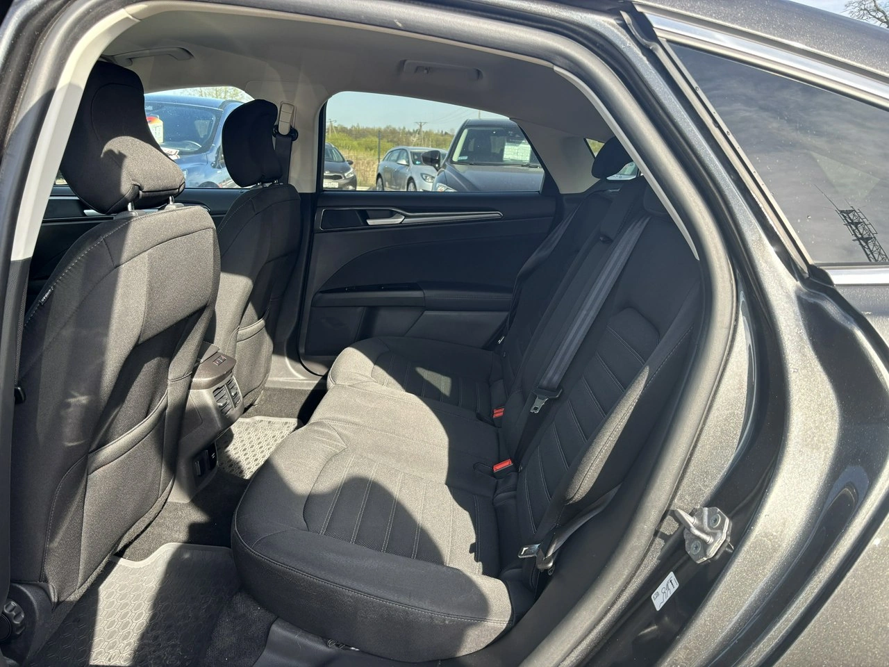 Ford Mondeo - Zdjęcie 35